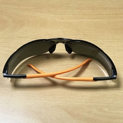 Kính bảo hộ lao động Kings màu đen KY2222 chống vỡ vụn và chặn đến 99% tia cực tím gây hại