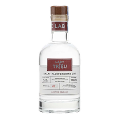 Rượu gin Việt Nam Lady Triệu - Dalat Flowerbomb Gin