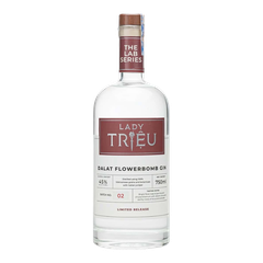 Rượu gin Việt Nam Lady Triệu - Dalat Flowerbomb Gin