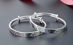 Cách Chọn Trang Sức Bạc Cho Trẻ Nhỏ Đẹp Và An Toàn