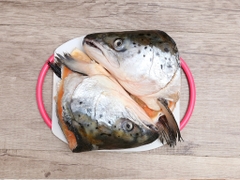 Đầu cá hồi tươi túi 1kg (300g - 500g/cái)