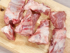 Sườn già heo C.P khay 500g (9-11 miếng)