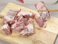 Sườn già heo C.P khay 500g (9-11 miếng)