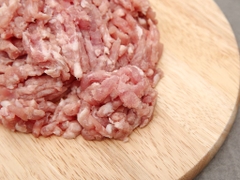 Thịt heo xay C.P khay 300g
