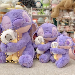 Gấu bông Stitch ôm vịt tím