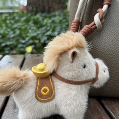 Móc khoá ngựa cõng vàng may mắn 2026