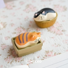 Decor Mèo ngồi ghế Boxy Cat