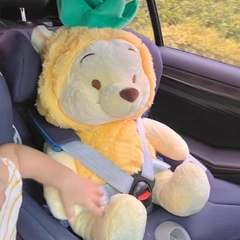 Gấu bông Pooh đội dứa