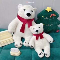 Gấu bắc cực quàng khăn đỏ