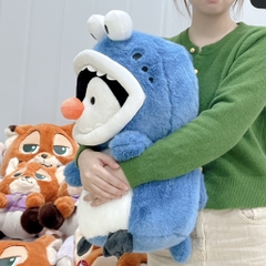 Chim cánh cụt cosplay cá mập