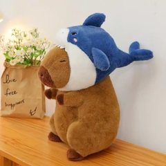Gấu bông Capybara đội mũ cá mập