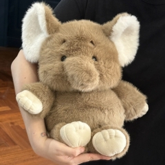 Hội thú chạy mũm mĩm Bobova tung tăng chạy bộ