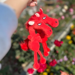 Móc khoá ngựa khoanh tay