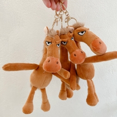 Móc khoá ngựa khoanh tay