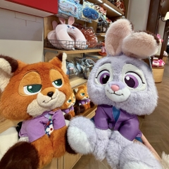 Gấu bông Nick & Judy trong Zootopia 2
