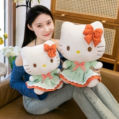 Gấu bông Hello Kitty váy xanh