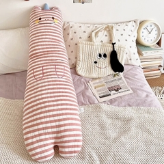 Gối ôm những em bé kẻ sọc