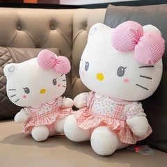 Gấu bông Hello Kitty váy hồng