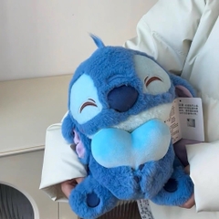 Gấu bông Stitch ôm tim