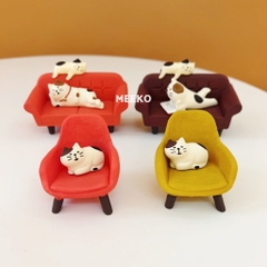 Decor Mèo ngồi ghế Boxy Cat