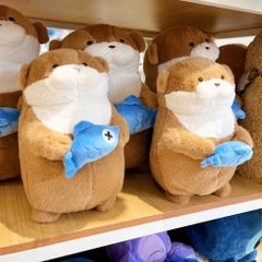 Gấu bông rái cá Mimi ôm cá