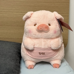 Gấu bông heo Lulu đeo tạp dề