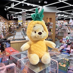 Gấu bông Pooh đội dứa