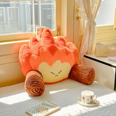 Gấu bông tựa lưng lửa Calcifer