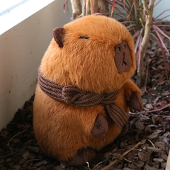 Gấu bông chuột lang capybara quàng khăn quý phái