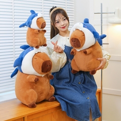 Gấu bông Capybara đội mũ cá mập