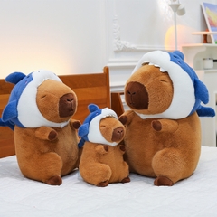 Gấu bông Capybara đội mũ cá mập