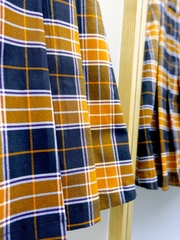 Chân váy kẻ xếp ly
