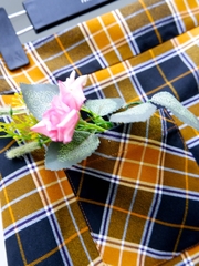 Chân váy kẻ xếp ly