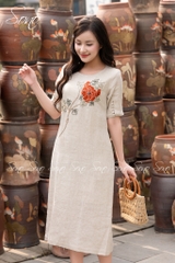 SONO - Đầm linen nút bọc tay thêu hoa mẫu đơn