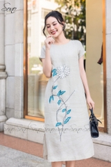 SONO - Đầm linen thêu cúc trắng nút gỗ sau