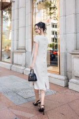 SONO - Đầm linen thêu cúc trắng nút gỗ sau