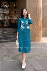 SONO - Đầm sơ mi thêu 2 bên hoa trắng