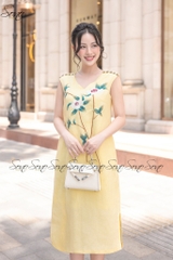 SONO - Đầm linen 5 nút vai thêu hoa hồng đặc