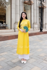 SONO - Áo dài vàng tươi thêu cành hoa