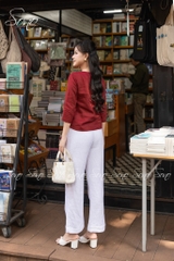 SONO - Áo linen thêu cành hoa đột chỉ cổ