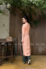 SONO - Áo dài cam sữa viền xanh thêu cành hoa đỏ