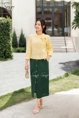 SONO - Áo linen dài tay cổ bèo nhún thêu