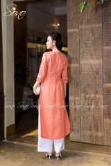 SONO - Áo dài linen cam thêu bông trắng