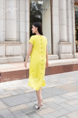 SONO - Đầm linen thêu cúc trắng nút gỗ sau