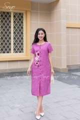 SONO - Đầm linen loang nút gỗ thêu hoa