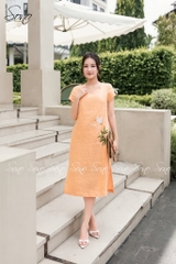 SONO - Đầm linen cổ tim thêu trúc và hạc