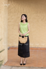 SONO - Áo linen sát nách cổ đính nút thêu viền