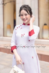 SONO - Áo dài trắng thêu hoa nhỏ màu đỏ