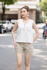 SONO - Áo linen sát nách cổ tim viền ren