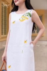 SONO - Đầm linen sát nách thêu nhánh hoa vàng